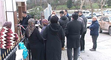 Kartal'da toprak kayması: Binadakiler tahliye edildi