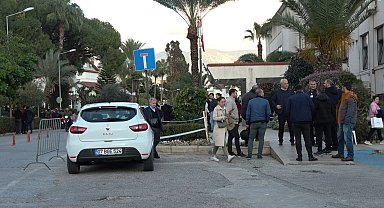 Kaymakam Ürkmezer: "Depremin yoğun hissedilmesinin sebebi Alanya Kalesi açıklarında, kent merkezine yakın bir yerde olması"
