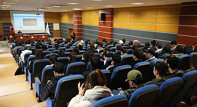 KBÜ'de Mehmet Akif Ersoy'un sanat dünyası konuşuldu