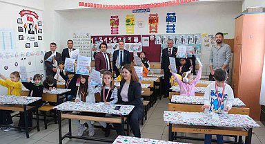 Kemer Belediye Başkanı Topaloğlu karne törenine katıldı