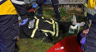 Kendisi yaralı olduğu halde, tek tek arkadaşlarının sağlık durumlarını sordu