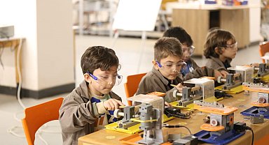 Kepez Belediyesi'nden çocuklara bilim dolu tatil