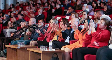 Kepez'den türkülerle, şarkılarla yeni yıl konseri