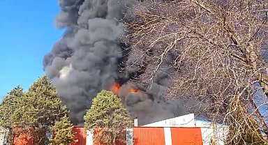 Kırklareli'nde fabrikada yangın: Dumanlar gökyüzünü kapladı