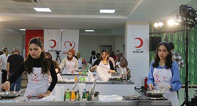 Kızılay'ın 'İyilikle Pişen Hayatlar' projesiyle depremzede kadınlar aşçılık atölyesinde buluştu