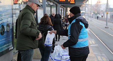 Kocaeli Belediyesi'nden 4 bin 600 kandil simidi dağıttı