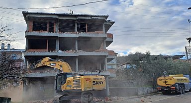 Kocaeli Gölcük'te depreme dayanıksız binalardan arındırılıyor