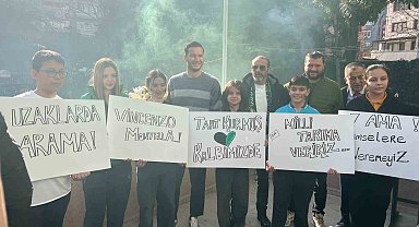 Kocaelispor'un golcüsü okullarda yıldız gibi karşılandı