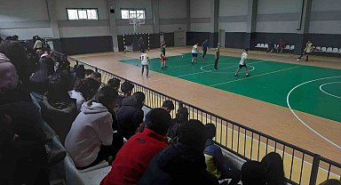 Koçarlı Spor Salonu resmen hizmete açıldı