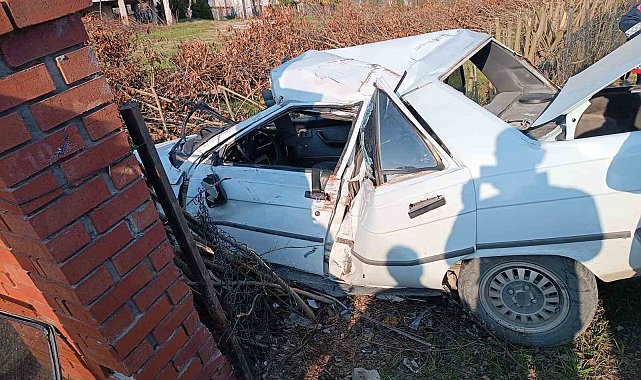Kontrolden çıkan otomobil bahçe duvarına çarptı: 1 yaralı