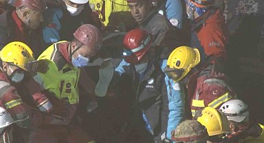 Konya'da çöken binanın enkazından 3'üncü yaralı da çıkarıldı