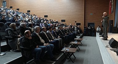 Konya'da şehir konferansları sürüyor