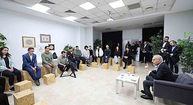 Küçükçekmece Belediye Başkanı Kemal Çebi gençlerle buluştu