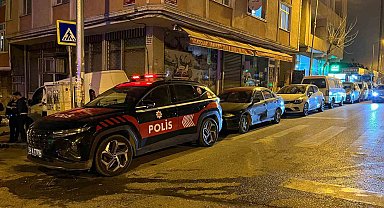 Küçükçekmece'de cadde ortasında silahlı saldırı: 1 yaralı