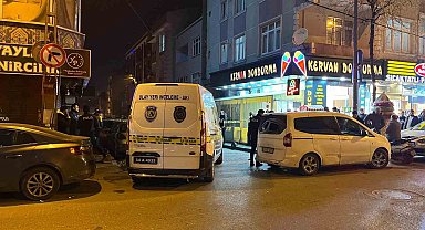 Küçükçekmece'de çay ocağına bomba atıldı