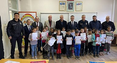 Kulu'da 7 bin 600 öğrenci karne aldı