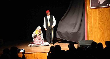 Kurtuluş Mücadelesi'nin simgesi tarihi İstiklal Yolu, tiyatroya taşındı