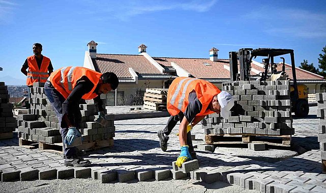 Kuşadası 2024 yılında 43 kilometre yeni yola kavuştu