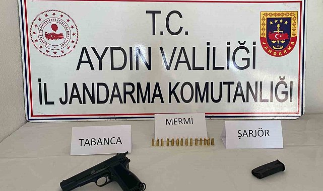 Kuşadası'nda ruhsatsız tabanca ele geçirildi