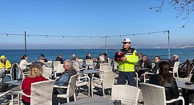 Kuşadası'nda trafik jandarmasından motosiklet ve kask eğitimi