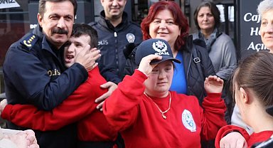 Kütahya İl Emniyet Müdürü Osman Elbir'den "Bi'Tebessüm Down Cafe"ye anlamlı ziyaret