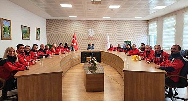 Kütahya MEM Müdürü Başyiğit arama kurtarma birimiyle bir araya geldi