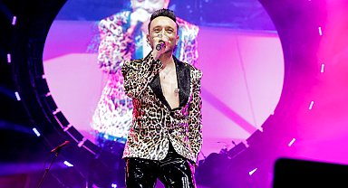 Mabel Matiz'den 360 derece '14 Şubat' şovu!