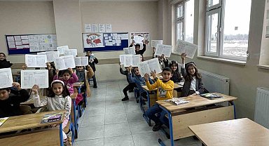 Malazgirt'te 11 bin 641 öğrenci karne sevinci yaşadı