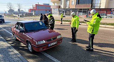 Malkara polisi uygulamada vatandaşların yeni yılını kutladı