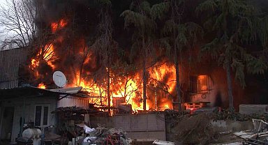 Maltepe'de depo yangını: Alevler tüm binayı sardı