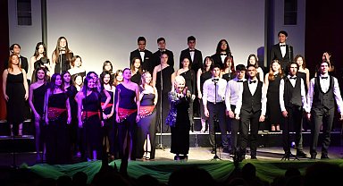 Manisa'nın 'Çok Sesli Korosu'ndan muhteşem konser