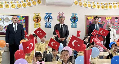 Mardin Valisi Akkoyun öğrencilerin karne sevincine ortak oldu
