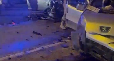 Mardin'de hafif ticari araç ile otomobil çarpıştı: 6 yaralı