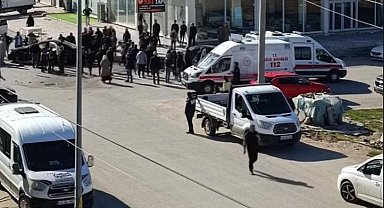 Mardin'de iki otomobil çarpıştı: 2 yaralı
