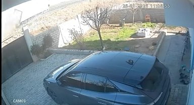 Mardin'de peynir yüklü tırın devrildiği kaza güvenlik kamerasına yansıdı