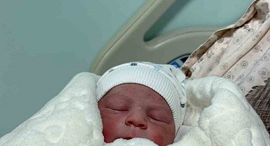 Mardin'de yılın ilk bebeği 00.04'te dünyaya geldi