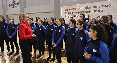 Merkezefendi Belediyesi kız basketbol takımları bölge şampiyonasına yükseldi