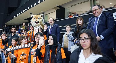 Mersin'de 'Sporla Büyüyoruz' projesi sürüyor