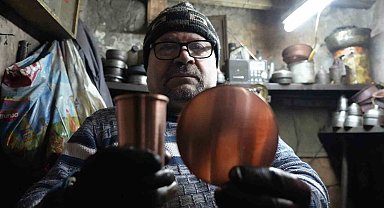 Mesleğin son ustaları yarım asırdır bakır dövüyor