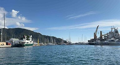 Milyonluk motor yatlar, yük gemileri ile Marmaris'e getirildi