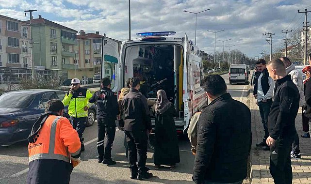 Minibüs bisiklete çarptı: 1 yaralı