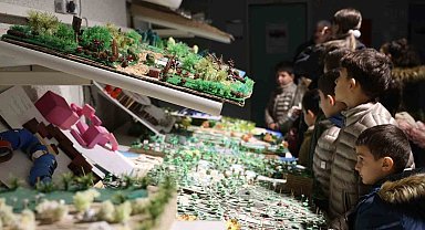 Minik doğa kaşifleri dondurulmuş hayvan müzesini gezdi