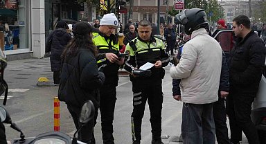 Motorlu araç trafiğine kapalı caddeye girdiler, 993 TL ceza yediler