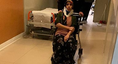 Motosiklet yayaya çarptı: 2 ağır yaralı