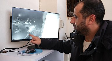 Müezzin mahalleye inen kurtlardan son anda kurtuldu