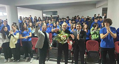 Muğla Gazi Anadolu Lisesi'nde "İnsana Yolculuk" söyleşisi düzenlendi