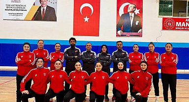 Muğlalı Hokey Antrenörü Şen, Ümit Milli Takım ile Avrupa şampiyonasında