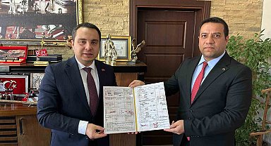 Muradiye Kaymakamı Aydoğan'a anlamlı hediye