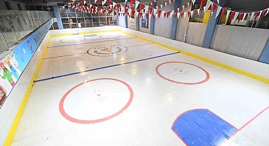 Muratpaşa Belediyesi'nin doğal buz pisti yeniden hizmete açılıyor