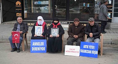 Muş'ta aileler evlat nöbetini sürdürüyor